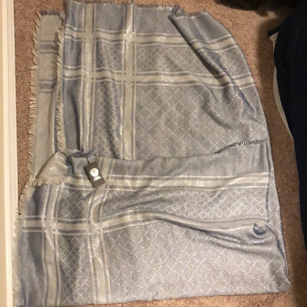 NWT Vince Camuto scarf